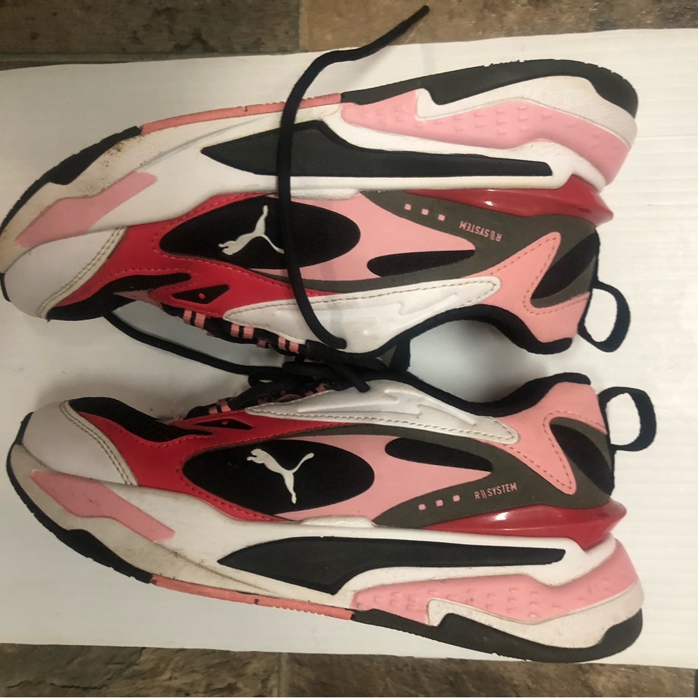 Puma - Picture 2 of 5